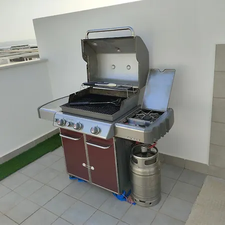 Madisona Apartment